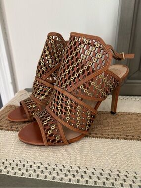 Vince Camuto Kortina Cognac Leather Cutout Studded Heels Size 10M